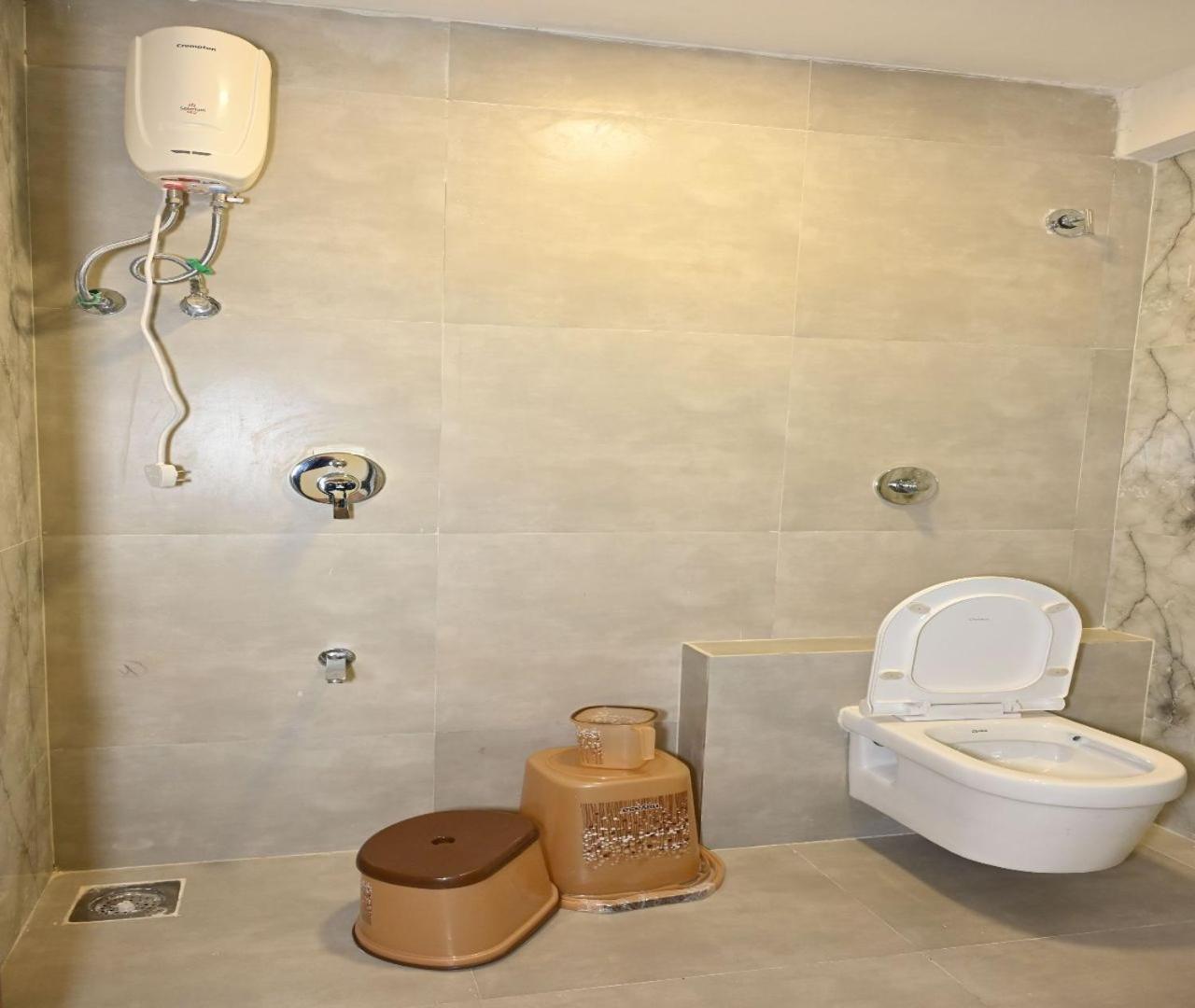 Hotel Avadh Palace, Subhash Bridge, Rto Circle, Ahmedabad Exterior foto